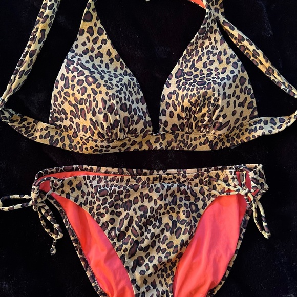🐆🐆LIKE NEW VICTORIA SECRET’S CLASSY BIKINI SZ L🐆🐆 - Picture 5 of 8